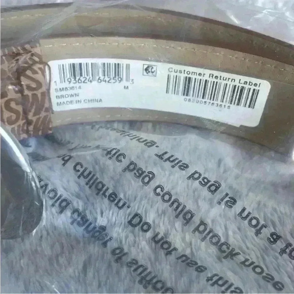 Steve Madden Fish-Eye-Logo Belt in Brown Size Medium NWT - Picture 2 of 4